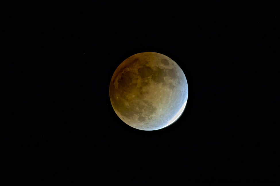 LunarEclipse_2003Nov_1FFT3675
