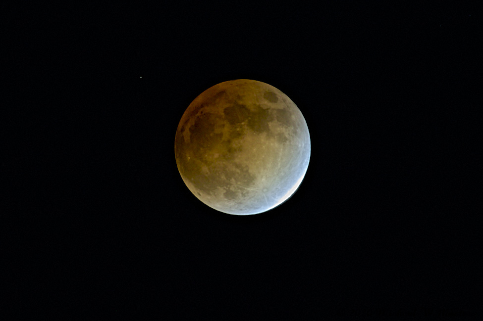 LunarEclipse_2003Nov_1FFT3687