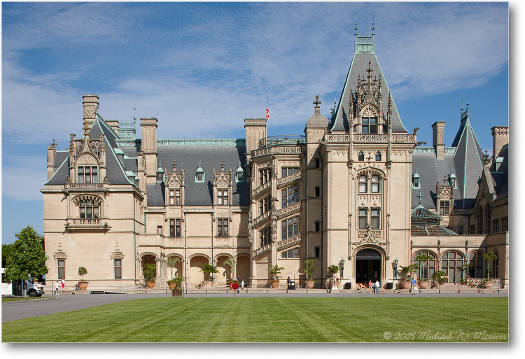 BiltmoreFrontWLeft_2009June_S3A0560