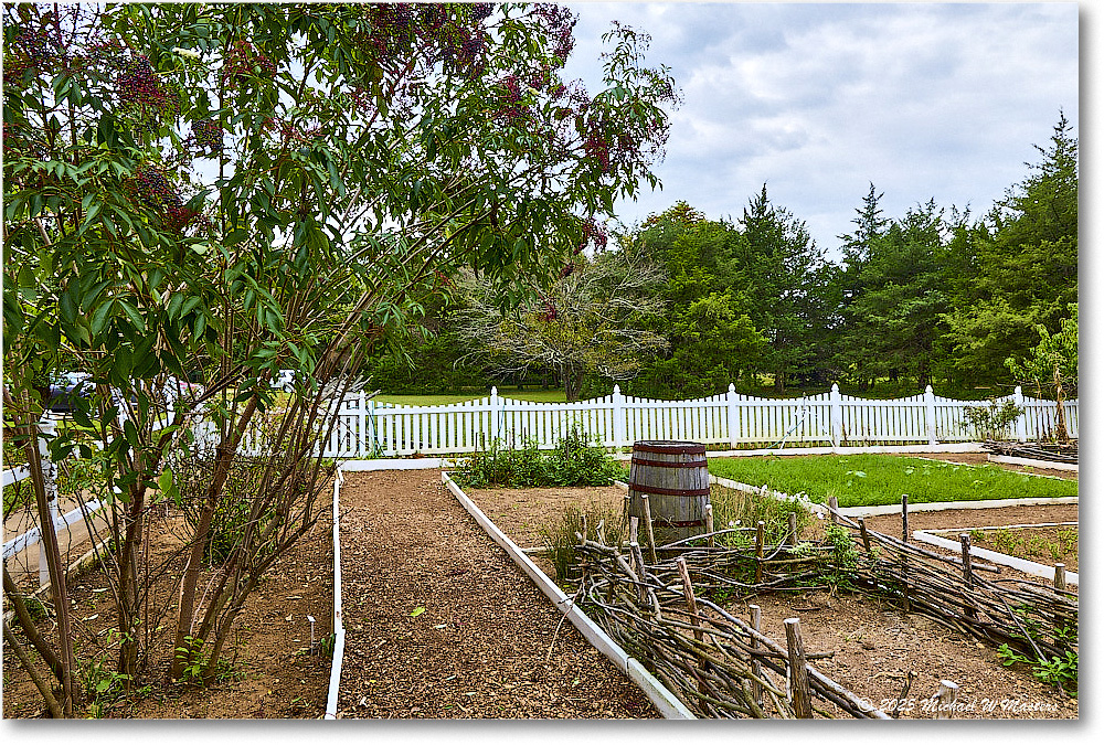 Garden_FerryFarm_2025Sep_R5D02137-39_HDR