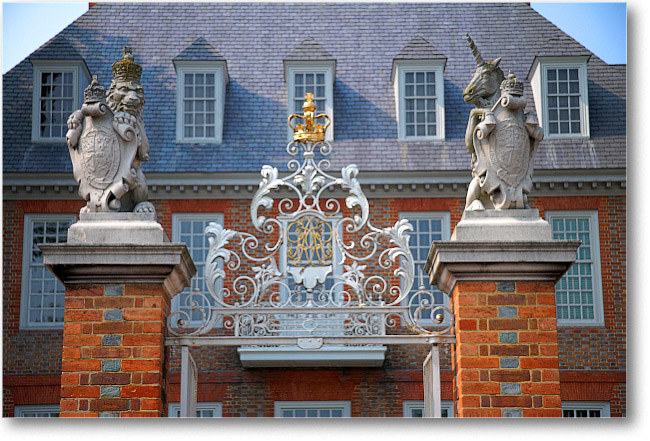Williamsburg_GovernorsPalace_2006July_E0K7445