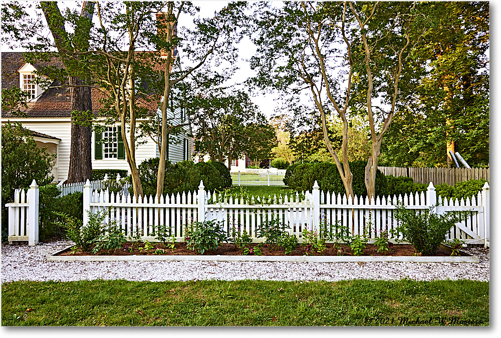 DrBarraudGarden_Williamsburg_2021Jul_R5B03944 copy