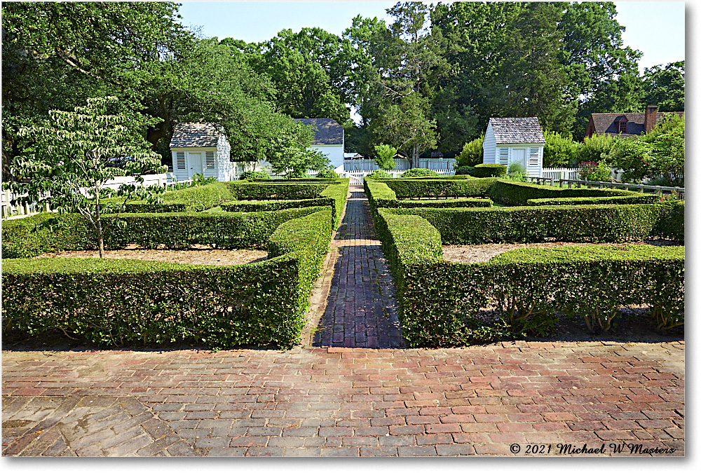 PrentisHouseGarden_Williamsburg_2021Jul_R5B04010 copy