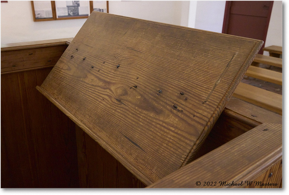 PresbyterianMeetinghouse_Williamsburg_2022May_R5B08034 copy