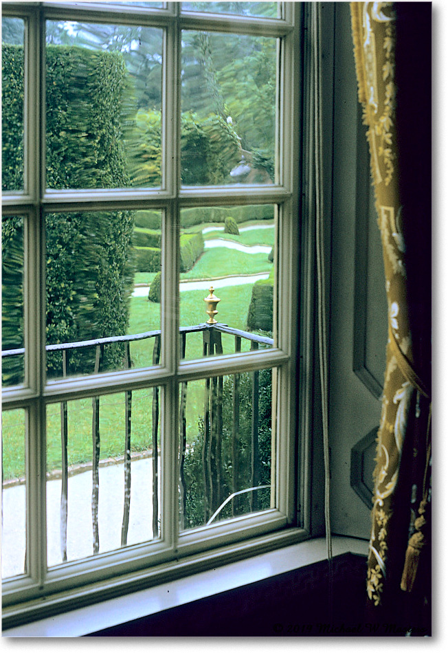 GardenWindow_Williamsburg_1974_SCAN0007 copy
