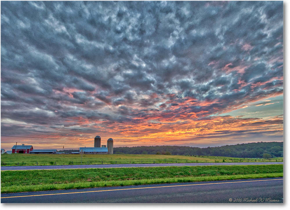 Barn&Silo_2016Aug_2DXB3386-7-8_Aurora