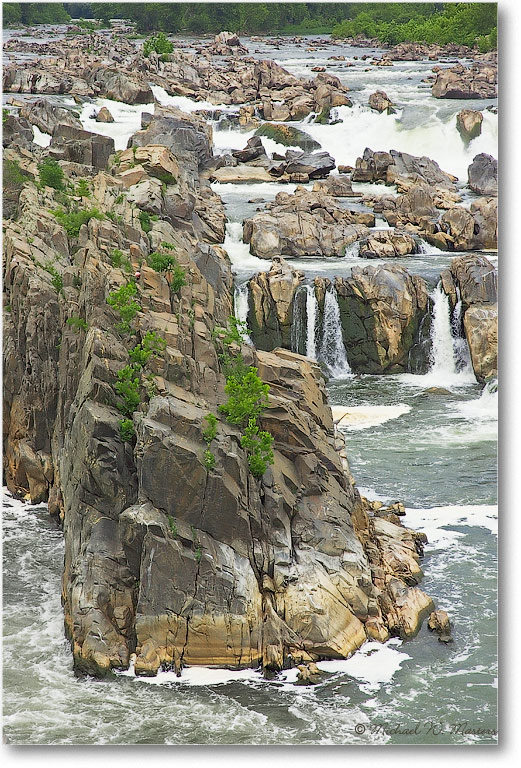 Great-Falls-Vertical-Y2F2093