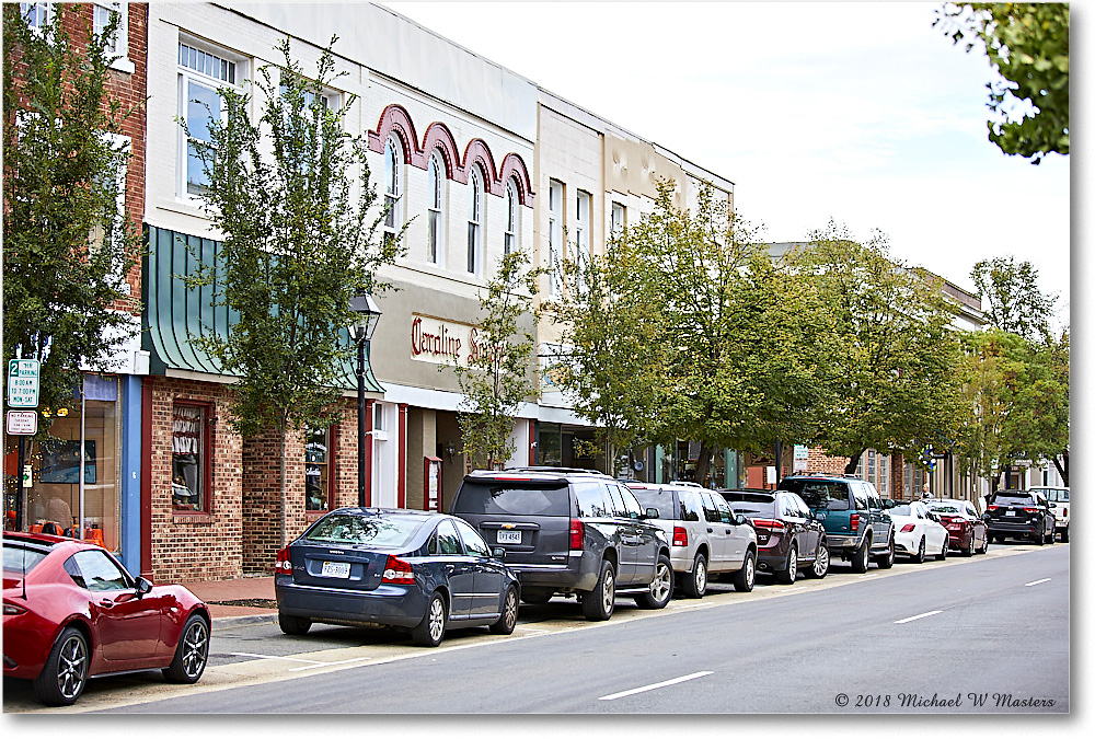 StreetScene_Fredericksburg_2018Oct_5D5A0982