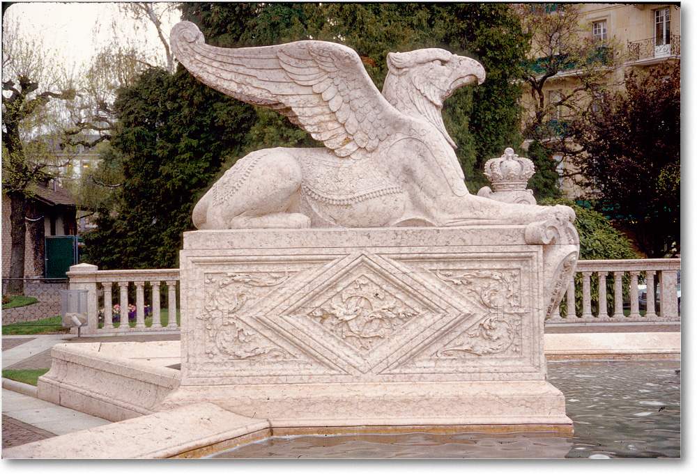 Statue-GenevaSwitzerland-1997Apr-ek14 copy