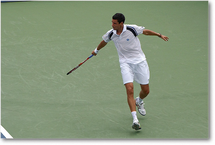 Hanescu (l Youzhny R64)_Cincy09_1D3A1676 copy
