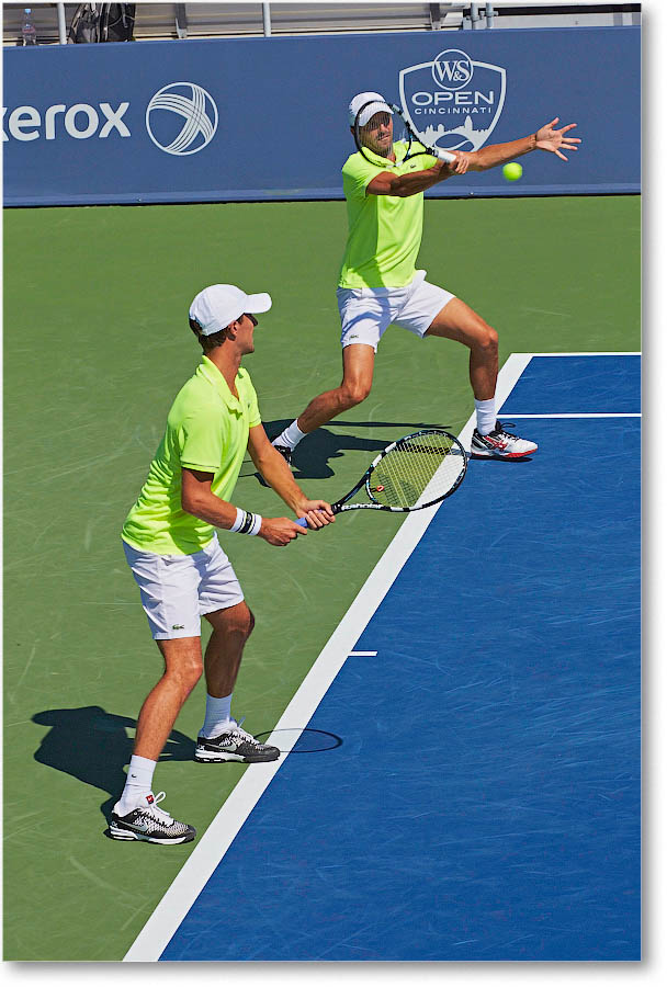 BenneteauRogerVasselin_(d_NestorZimonjic_QF)_Cincy2014_2DXA5456 copy