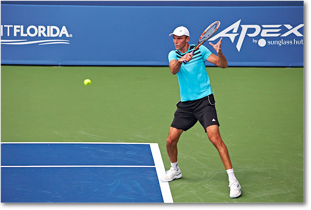 Karlovic_(d_Simon_R64)_Cincy2015_2DXA7572 copy
