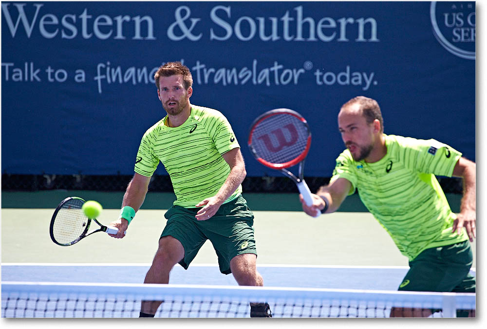 PeyaSoare_(l_RojerTecau_R16)_Cincy2015_2DXB0475 copy
