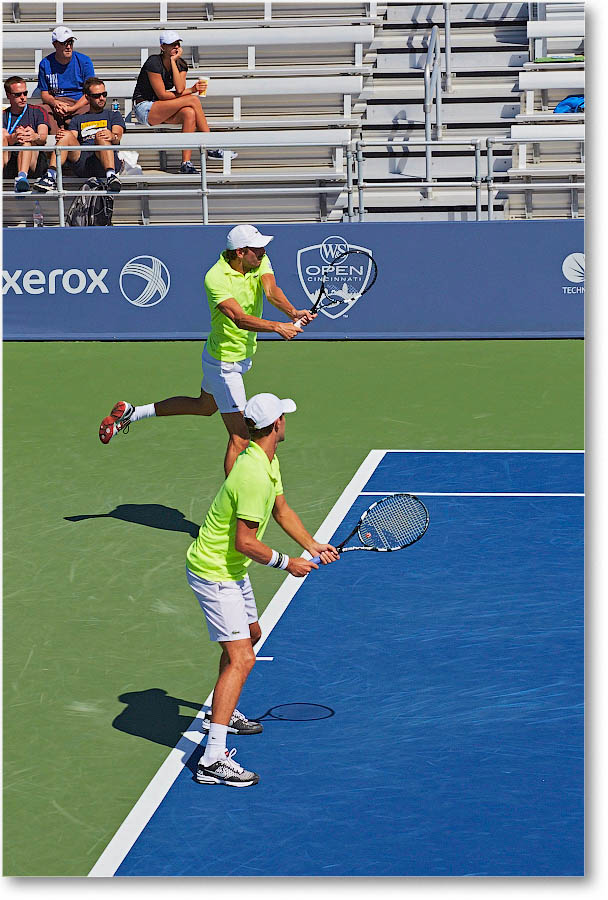 BenneteauRogerVasselin_(d_NestorZimonjic_QF)_Cincy2014_2DXA5448 copy