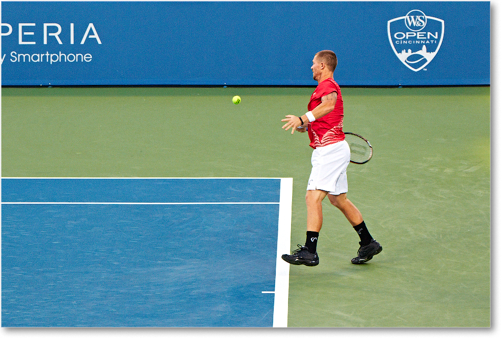 Bogomolov (l Federer R32) Cincy2012_D4B6811 copy