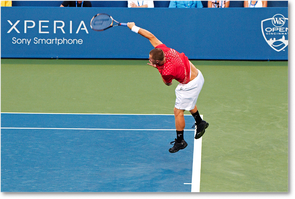 Bogomolov (l Federer R32) Cincy2012_D4B6889 copy