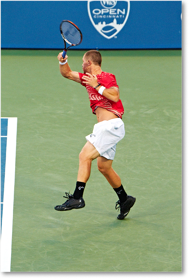 Bogomolov (l Federer R32) Cincy2012_D4B6950 copy