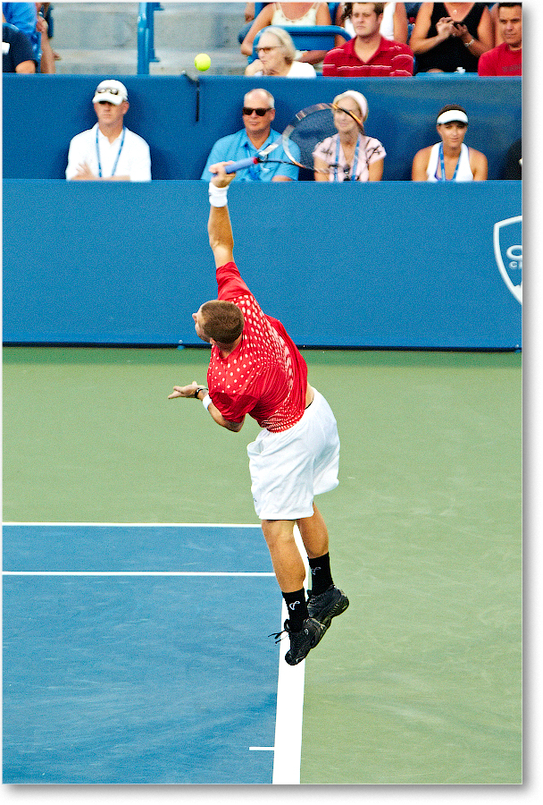 Bogomolov (l Federer R32) Cincy2012_D4B6963 copy