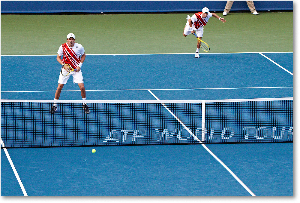 Bryan-Bryan (l Lindstedt-Tecau SF) Cincy2012_D4B9736 copy