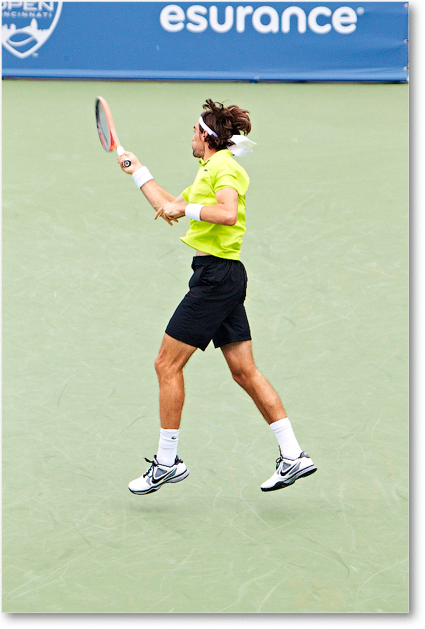 Chardy (d Roddick R64) Cincy2012_D4B5291 copy