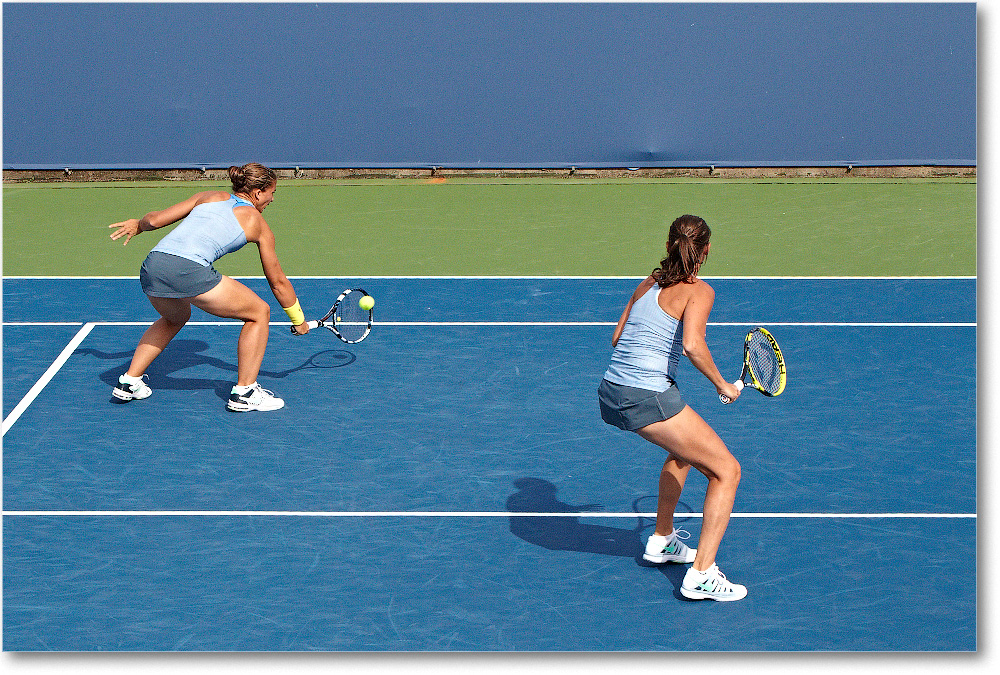 Errani-Vinci (l Goerges-ZahlavovaStrycova QF) Cincy2013_D4C6146 copy