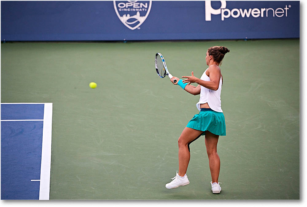Errani_(l_Vandeweghe_R64)_Cincy2016_4DXA1453 copy