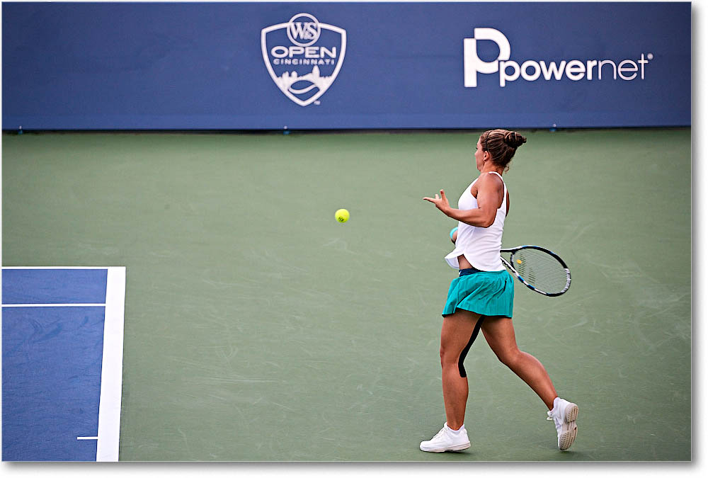 Errani_(l_Vandeweghe_R64)_Cincy2016_4DXA1462 copy