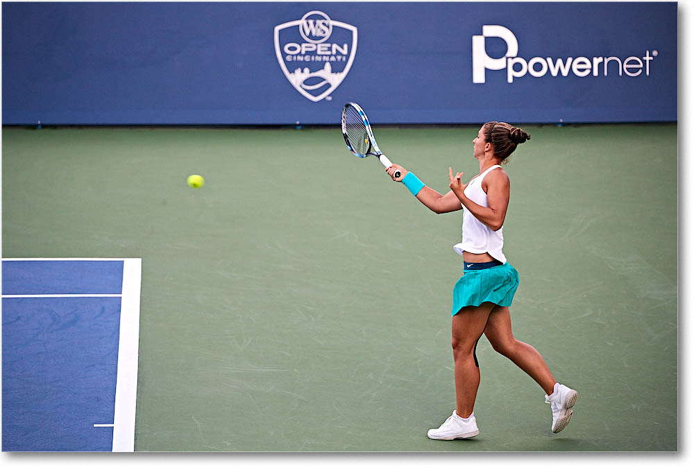 Errani_(l_Vandeweghe_R64)_Cincy2016_4DXA1463 copy