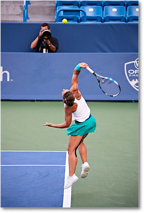 Errani_(l_Vandeweghe_R64)_Cincy2016_4DXA1481 copy