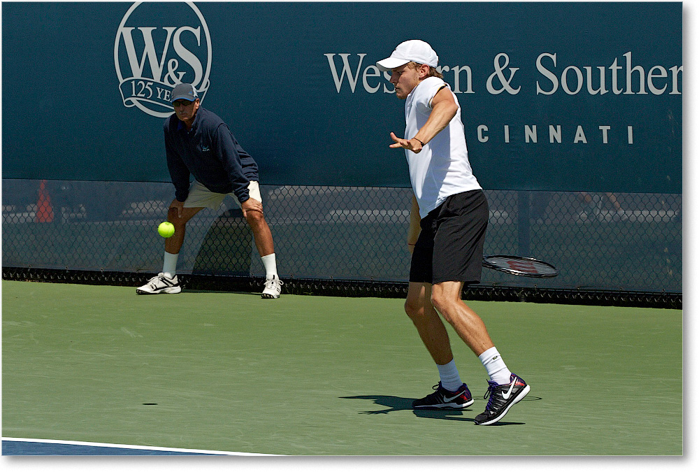 Goffin (d Pospisil R32) Cincy2013_D4C4345 copy
