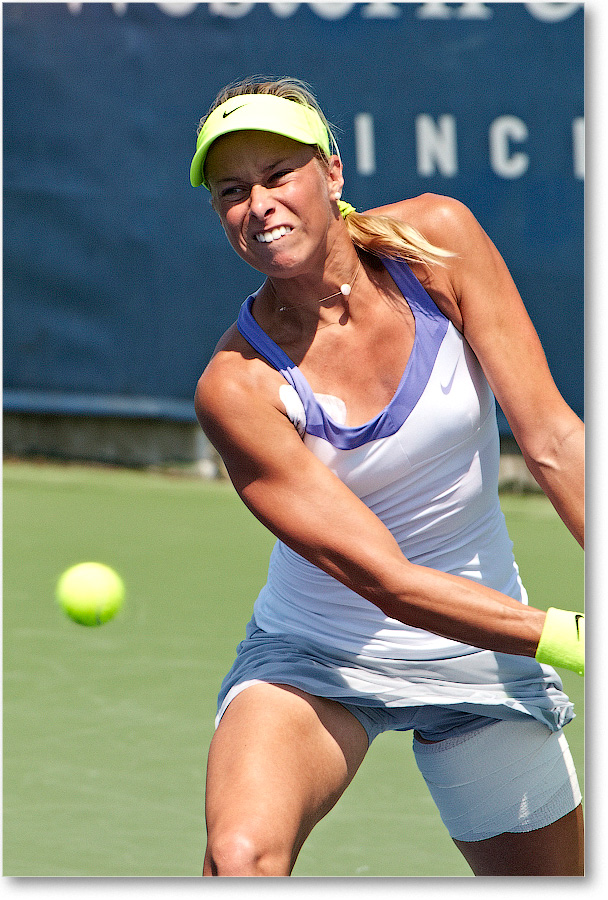 Hlavackova (l Kerber R16) Cincy2012_D4B7323 copy