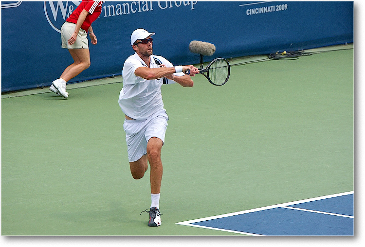 Karlovic (d Monfils R64)_Cincy09_1D3A0892 copy