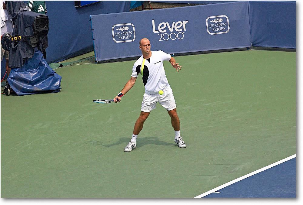 Ljubicic_(l_Robredo_QF)_Cincy2006_Y2F9466 copy