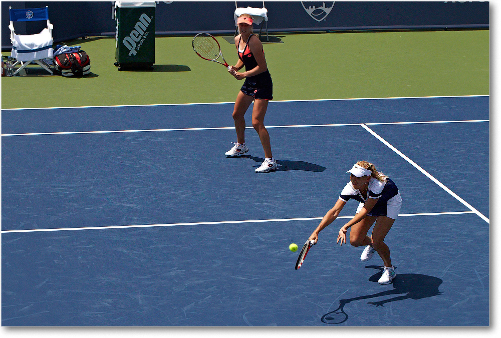Makarova-Vesnina (l Hsieh-Peng SF) Cincy2013_D4C6511 copy