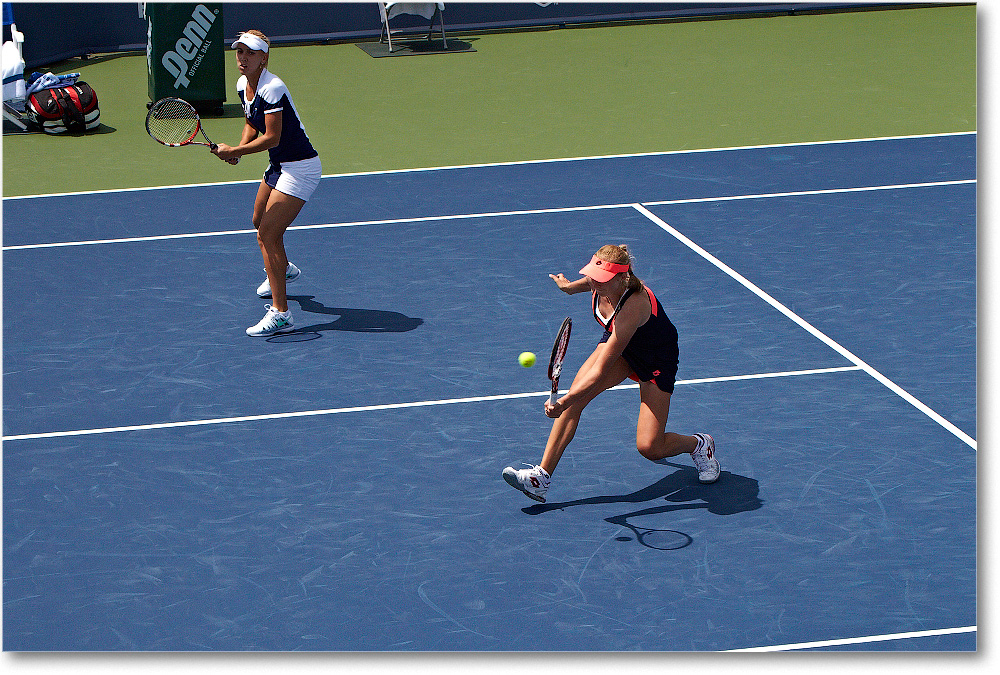 Makarova-Vesnina (l Hsieh-Peng SF) Cincy2013_D4C6524 copy