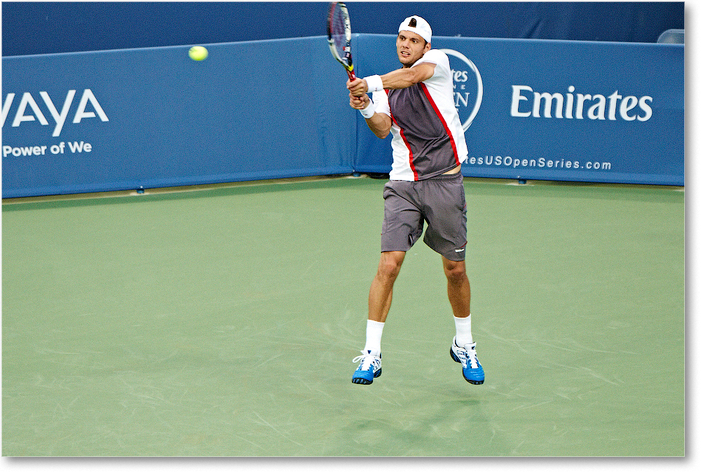 Mathieu (l Wawrinka R64) Cincy2012_D4B4115 copy