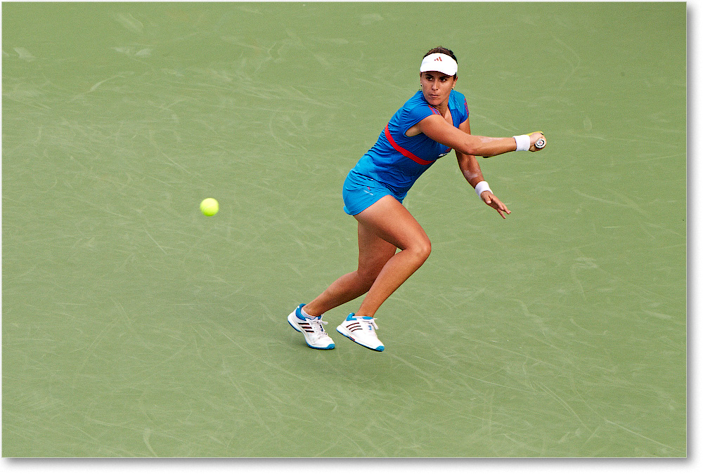 Medina-Garrigues (l Stosur R32) Cincy2012_D4B5763 copy