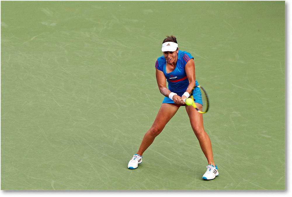 Medina-Garrigues (l Stosur R32) Cincy2012_D4B5767 copy