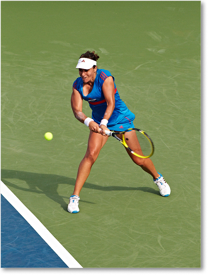 Medina-Garrigues (l Stosur R32) Cincy2012_D4B5787 copy