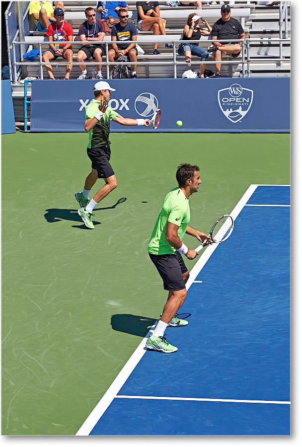 NestorZimonjic (l BenneteauRogerVasselin QF) Cincy2014-2DXA5345 copy