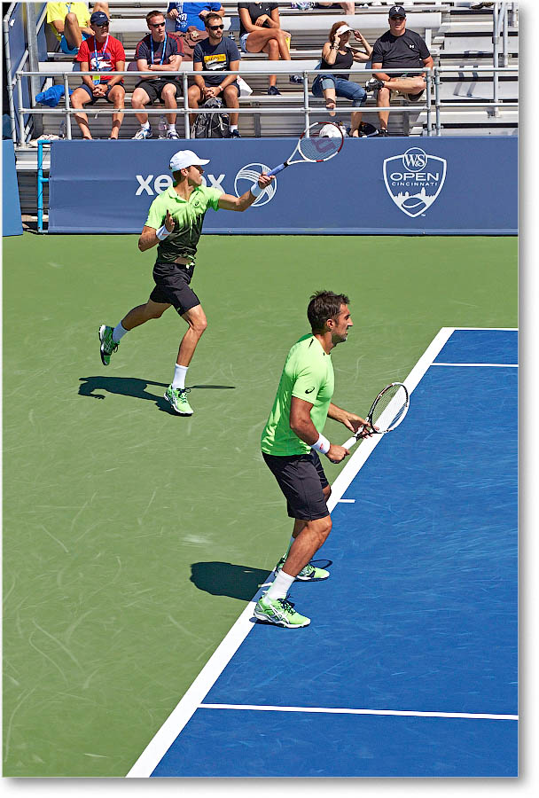 NestorZimonjic (l BenneteauRogerVasselin QF) Cincy2014-2DXA5346 copy