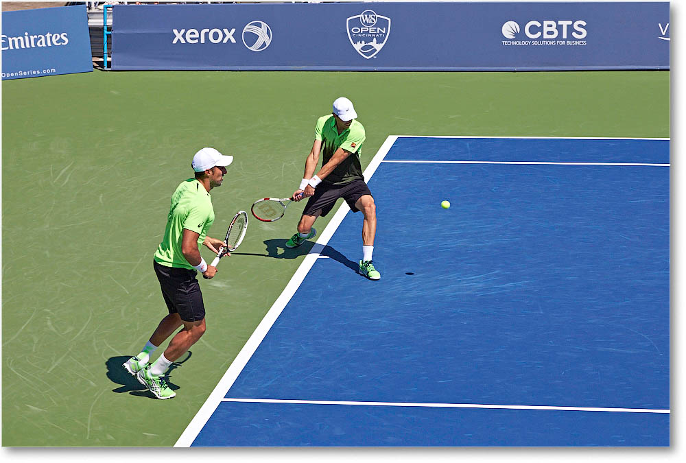 NestorZimonjic (l BenneteauRogerVasselin QF) Cincy2014-2DXA5385 copy