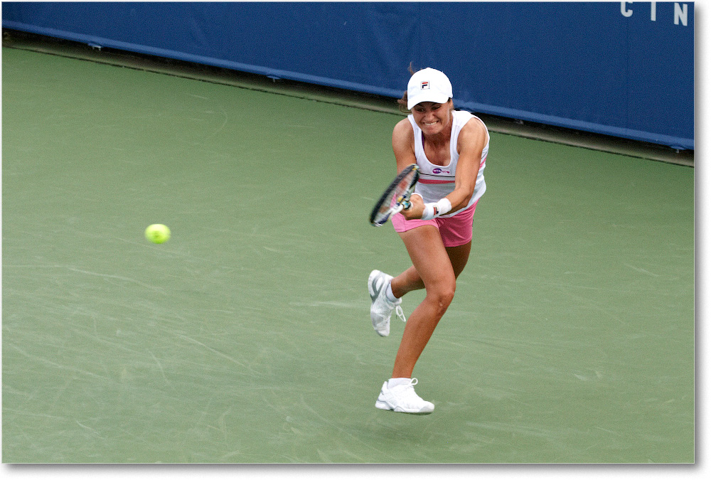 Niculescu (d Wickmayer R64) Cincy2013_D4C3421 copy