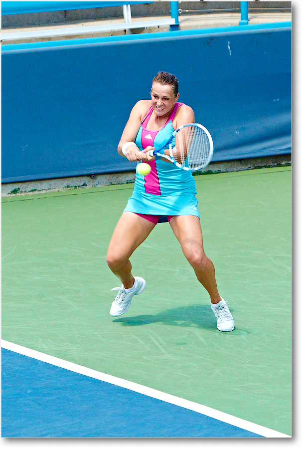 Pavlyuchenkova  (l Pennetta R64) Cincy11_D4A5765 copy