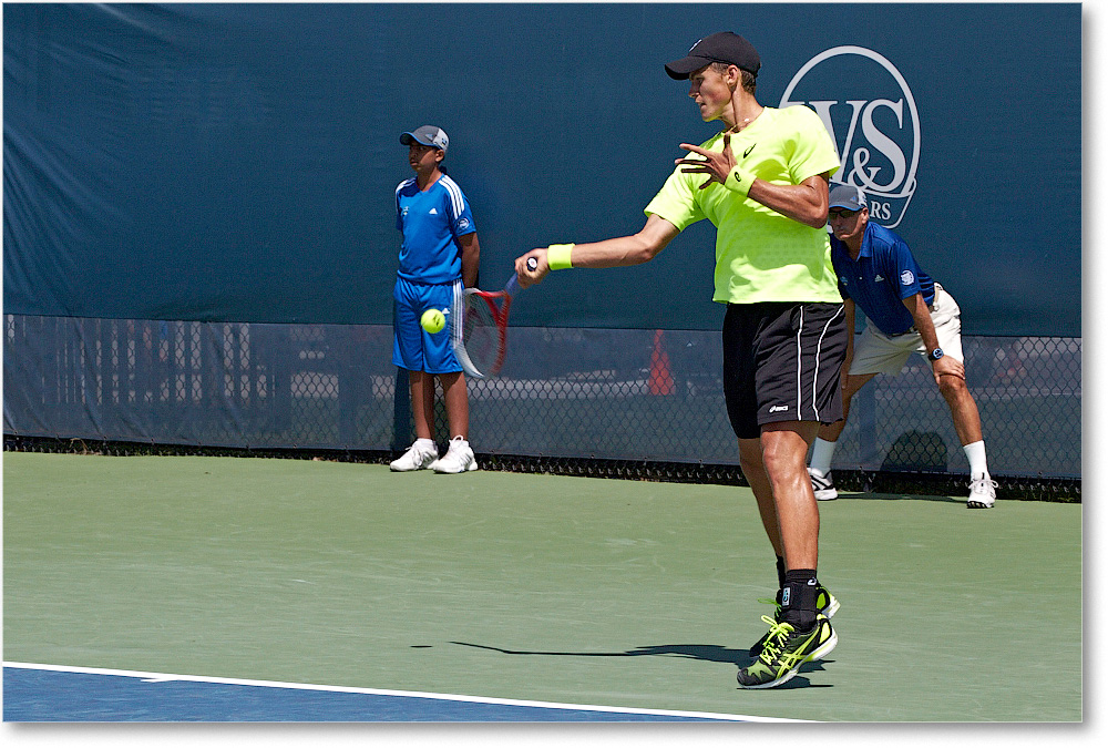 Pospisil (l Goffin R32) Cincy2013_D4C4375 copy