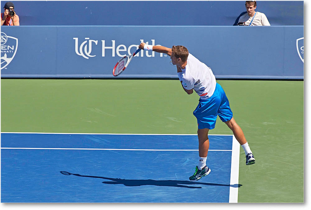 Pospisil_(l_Federer_R32)_Cincy2014_2DXA3267 copy