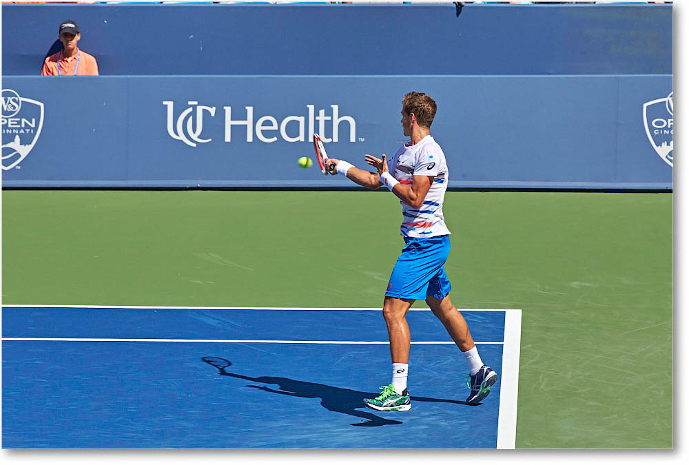 Pospisil_(l_Federer_R32)_Cincy2014_2DXA3301 copy