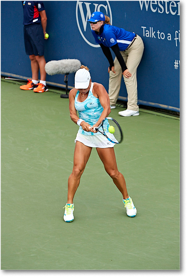 Putintseva_(l_Kuznetsova_R32)_Cincy2017_4DXB1603 copy