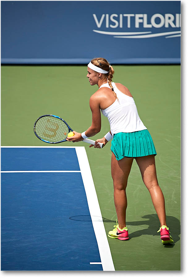Schmiedlova_(l_Ostapenko_R64)_Cincy2016_4DXA0669 copy