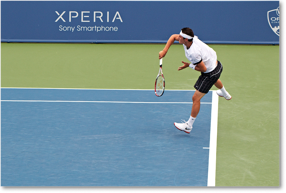 Tomic (l Federer R16) Cincy2012_D4B7746 copy